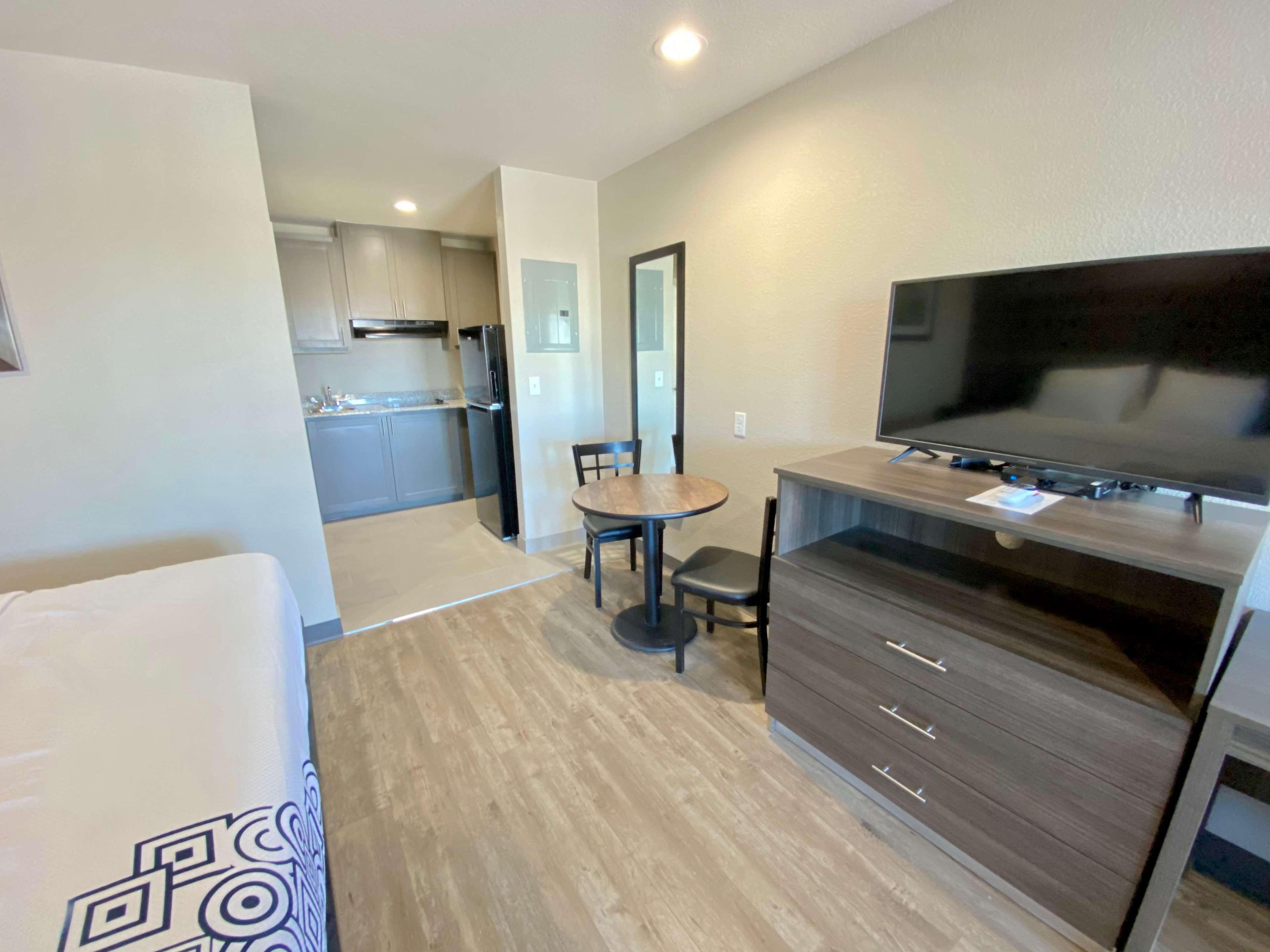 Surestay Plus Hotel By Best Western Ada Exterior photo